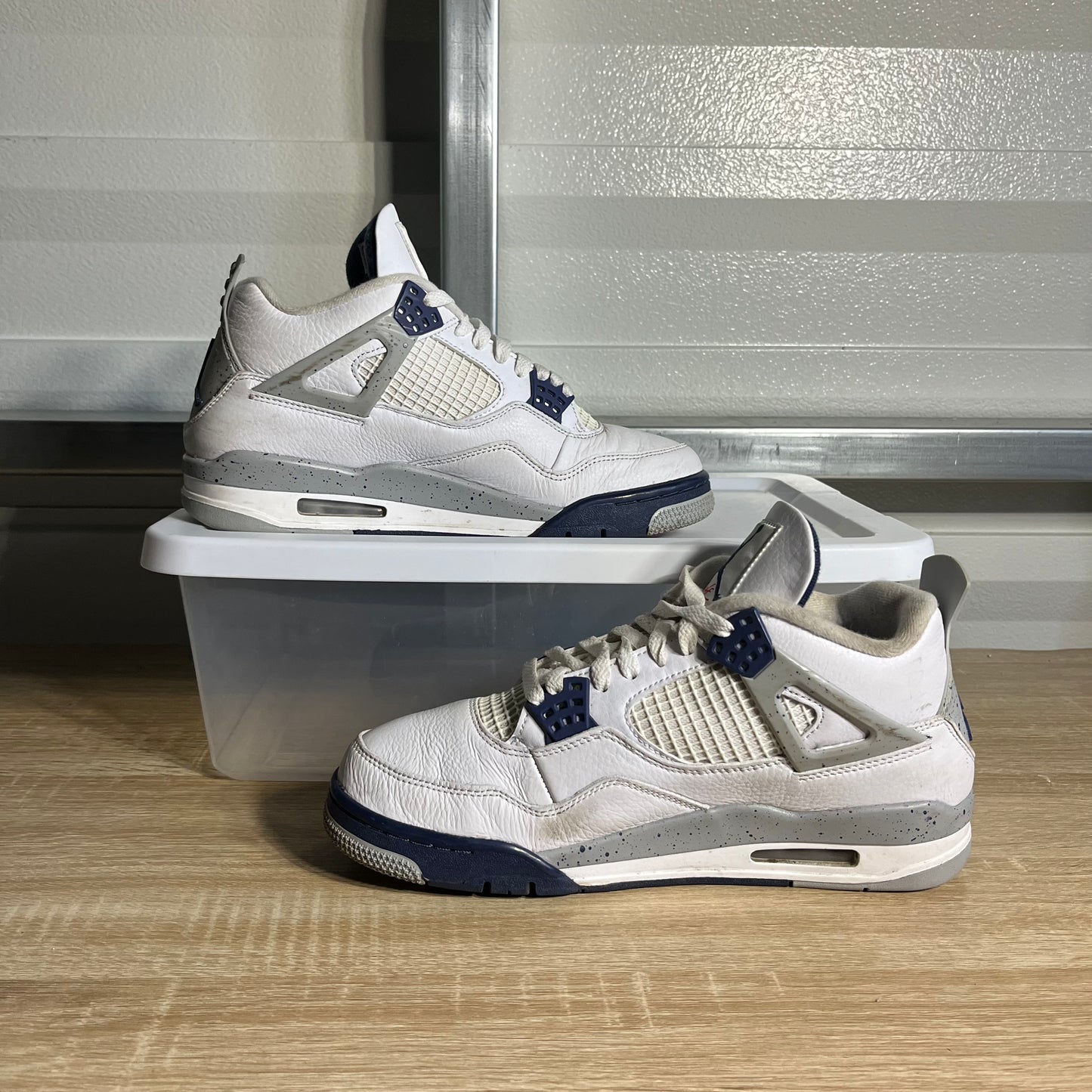 Size 9.5 - AJ 4 Retro Midnight Navy