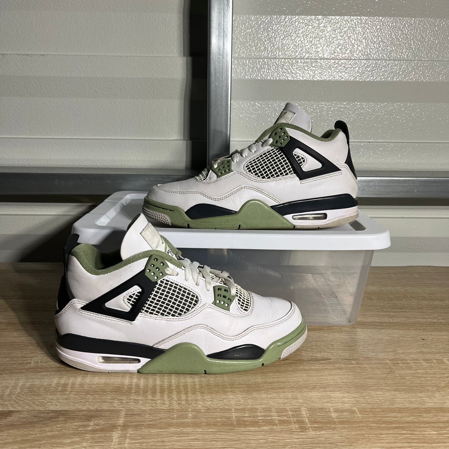 Size 11W - AJ 4 Retro Seafoam