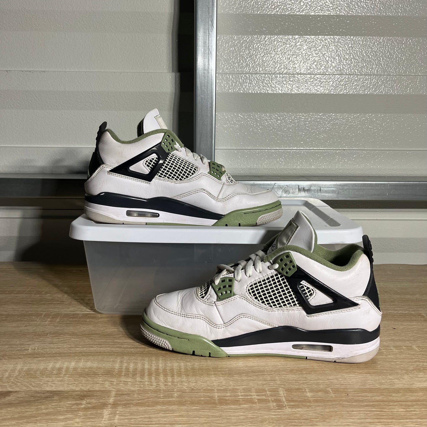 Size 11W - AJ 4 Retro Seafoam