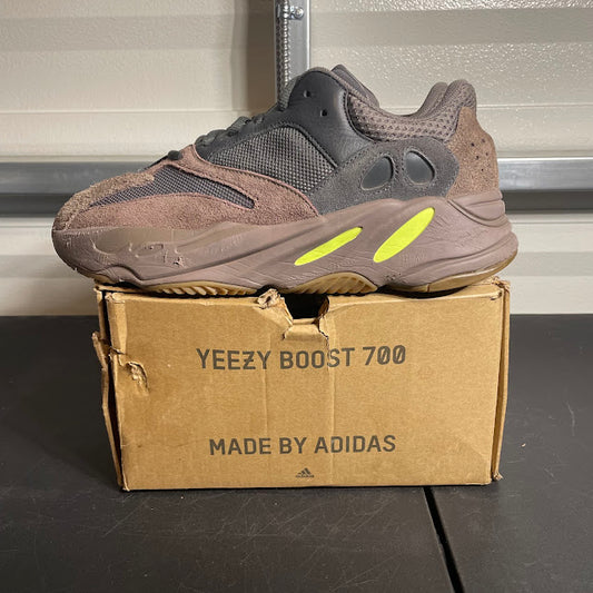 Size 10.5 - YZY Boost 700 Mauve
