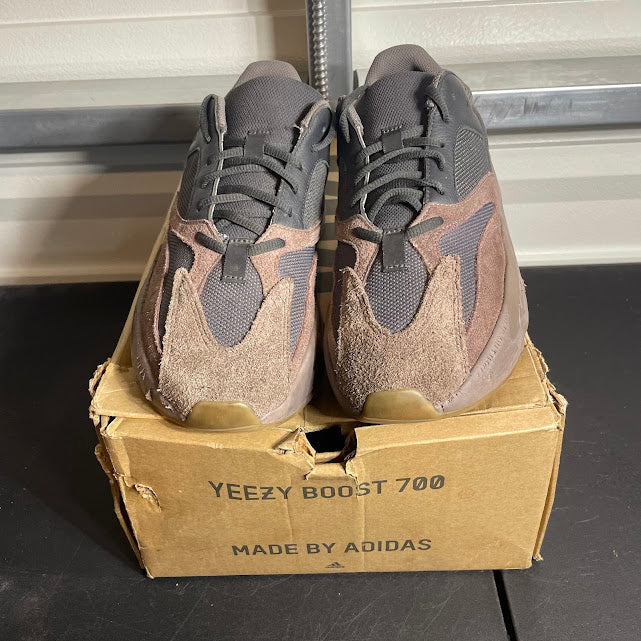 Size 10.5 - YZY Boost 700 Mauve
