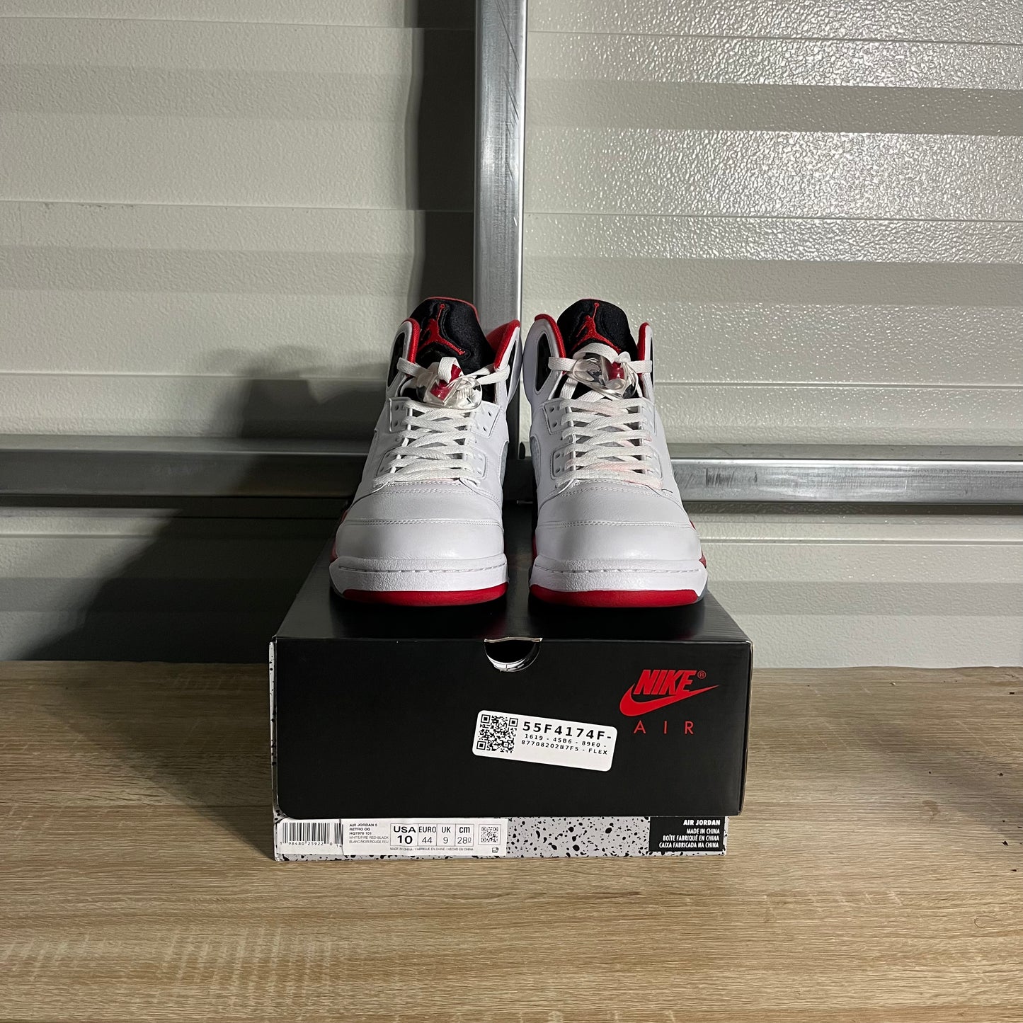 Size 10 - AJ 5 Retro Fire Red Black Tongue