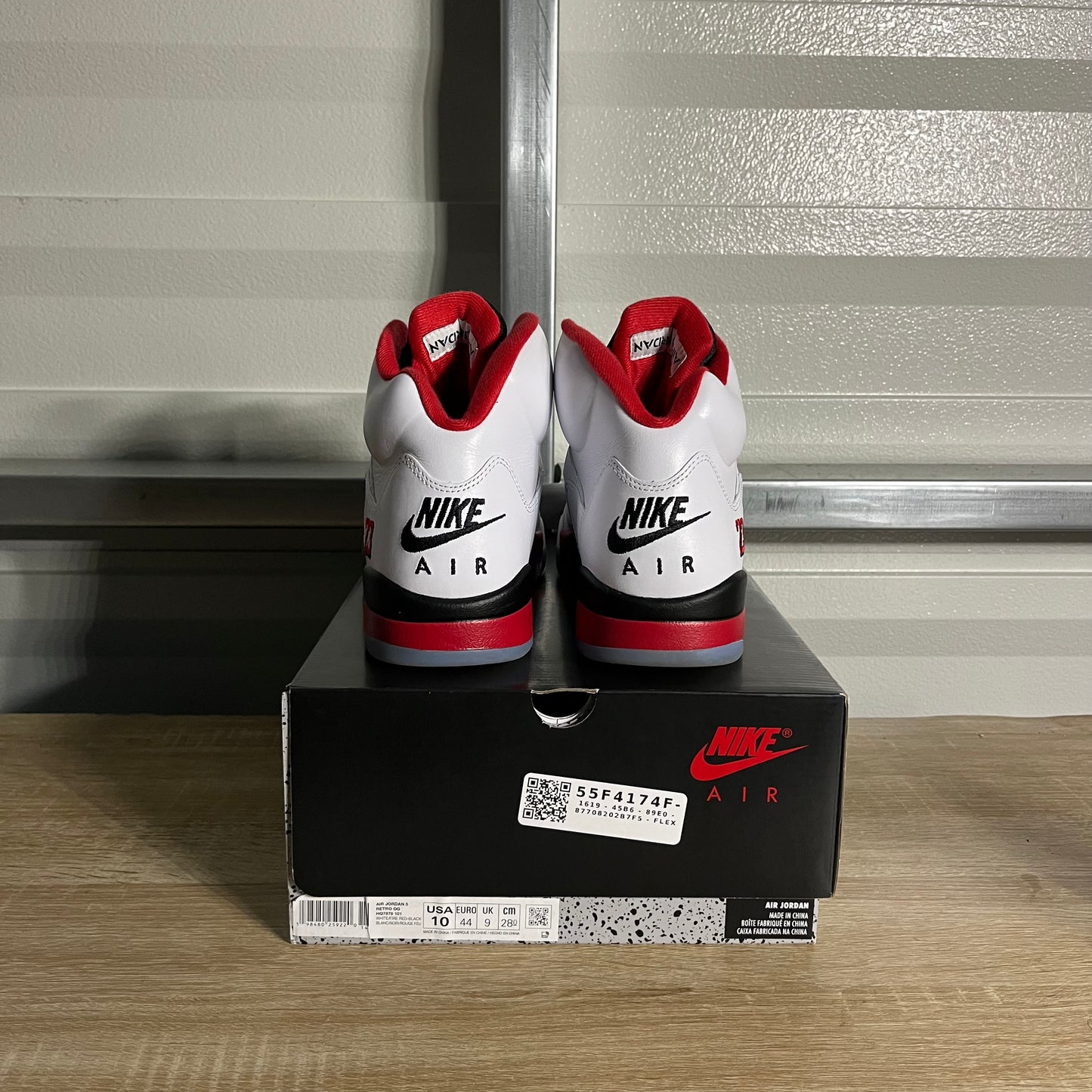 Size 10 - AJ 5 Retro Fire Red Black Tongue