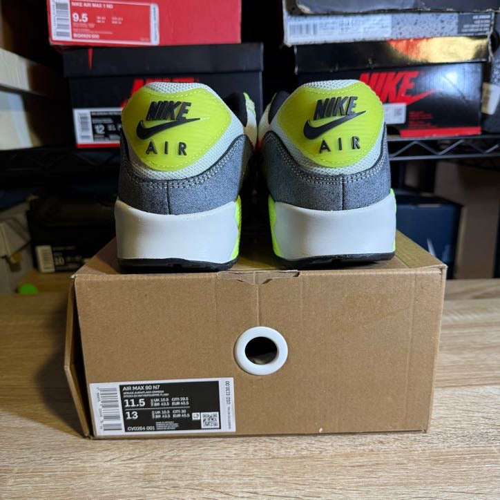 Size 11.5 - AM 90 N7 Spruce Aura