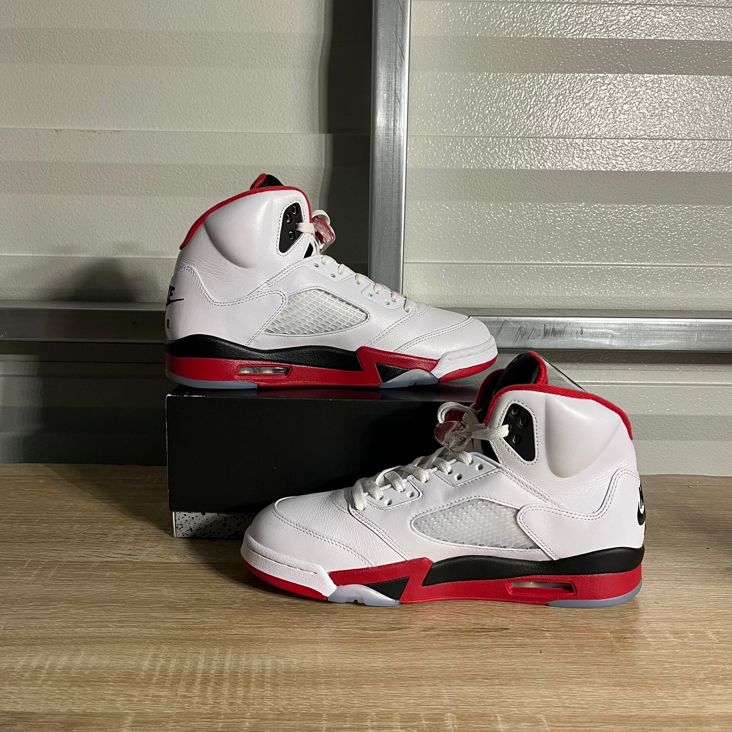 Size 10 - AJ 5 Retro Fire Red Black Tongue