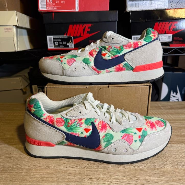 Size 11.5 - Venture Runner N7