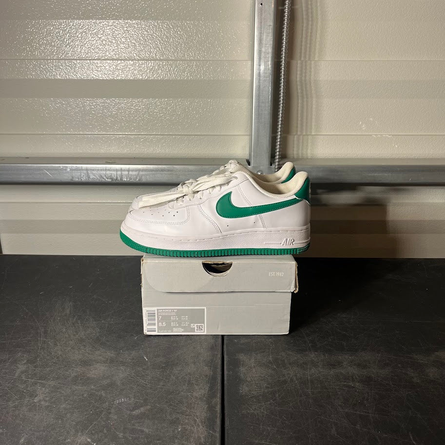 Size 7 - AF 1 ‘07 Low White Malachite