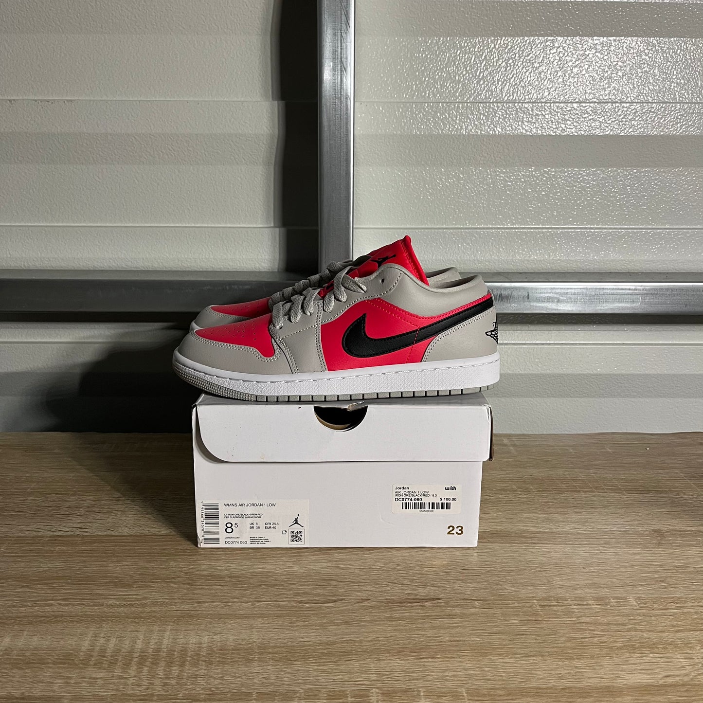 Size 8.5W - AJ 1 Low Light Iron Ore Siren Red