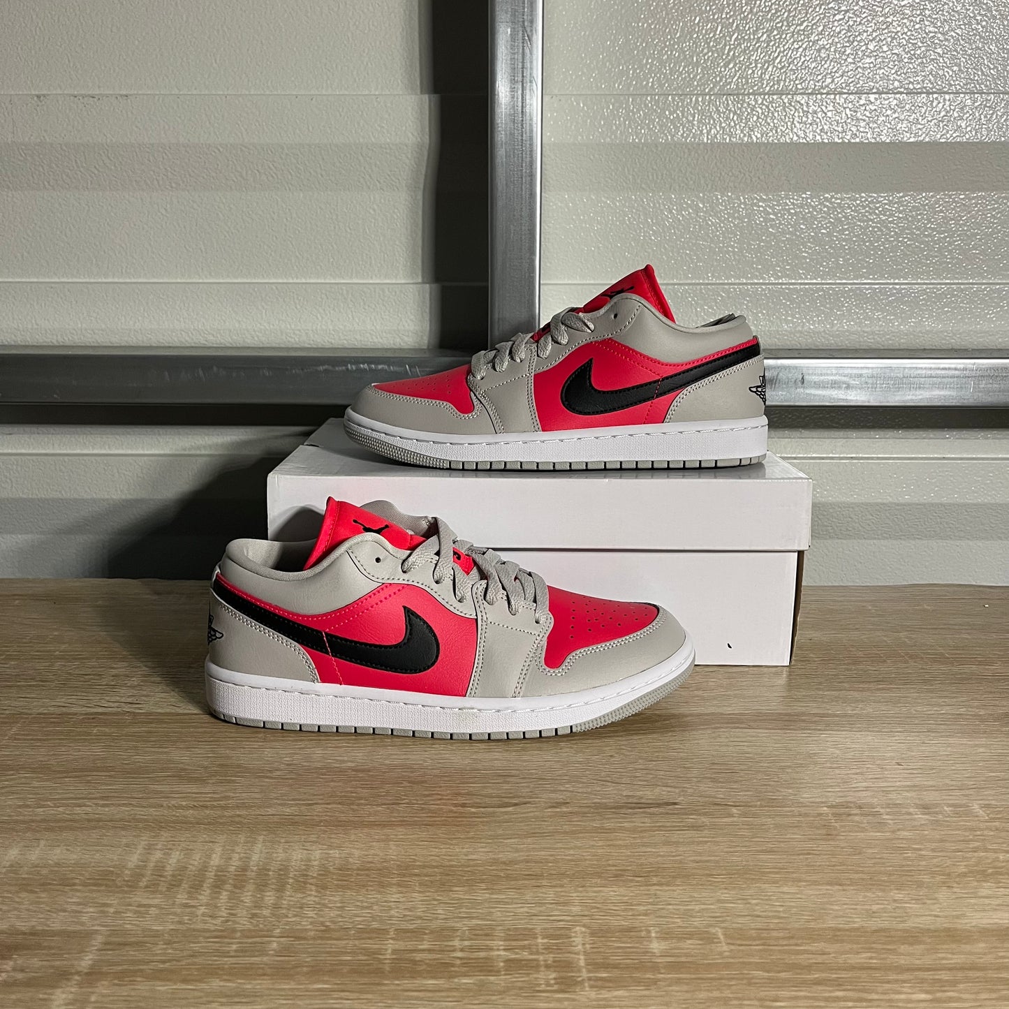 Size 8.5W - AJ 1 Low Light Iron Ore Siren Red