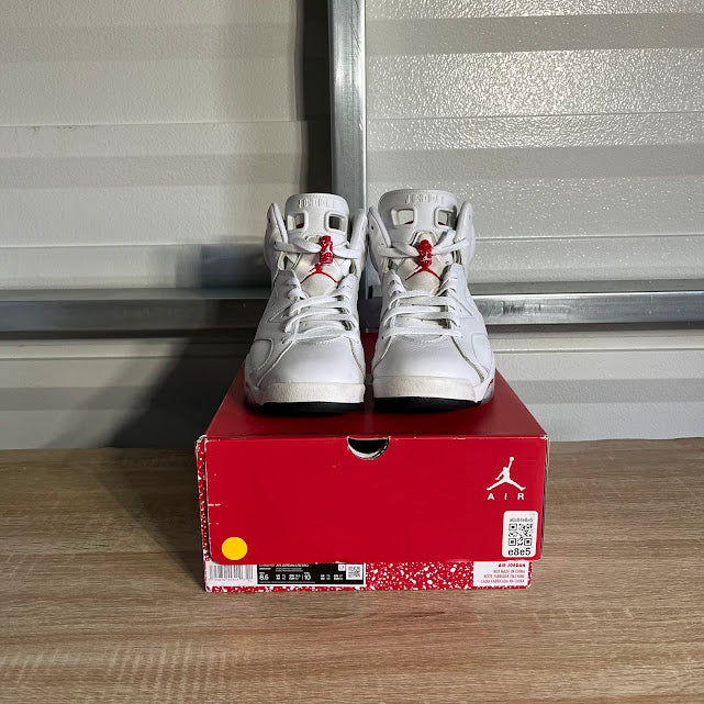 Size 8.5 - AJ 6 Retro Red Oreo