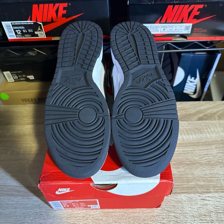 Size 10W - Dunk Low Retro Panda