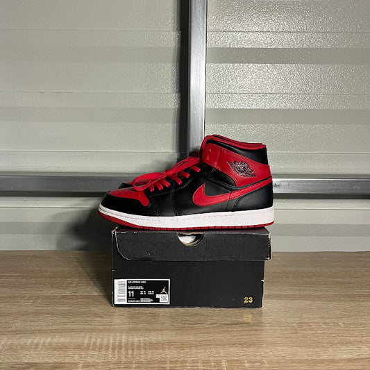 Size 11 - AJ 1 Mid Alternate Bred
