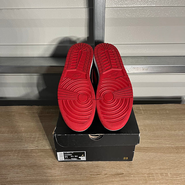 Size 11 - AJ 1 Mid Alternate Bred