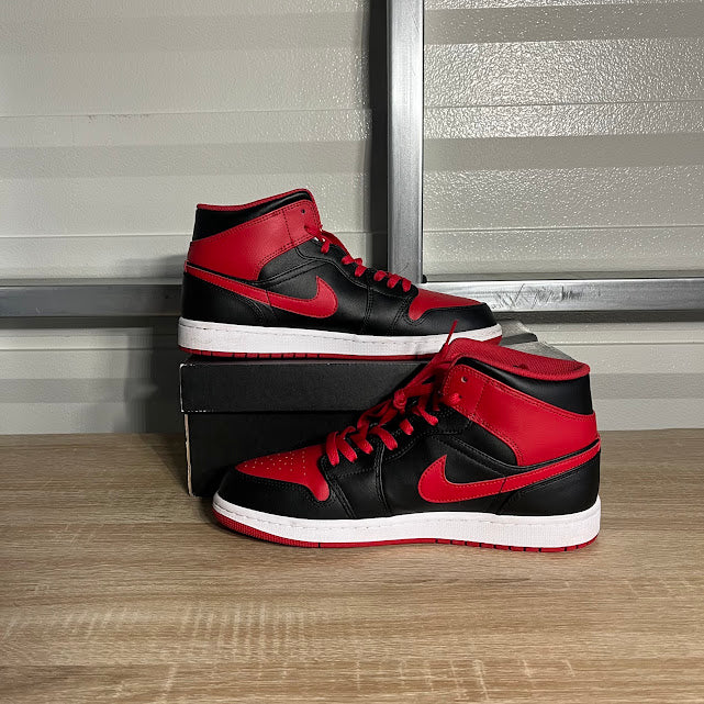 Size 11 - AJ 1 Mid Alternate Bred