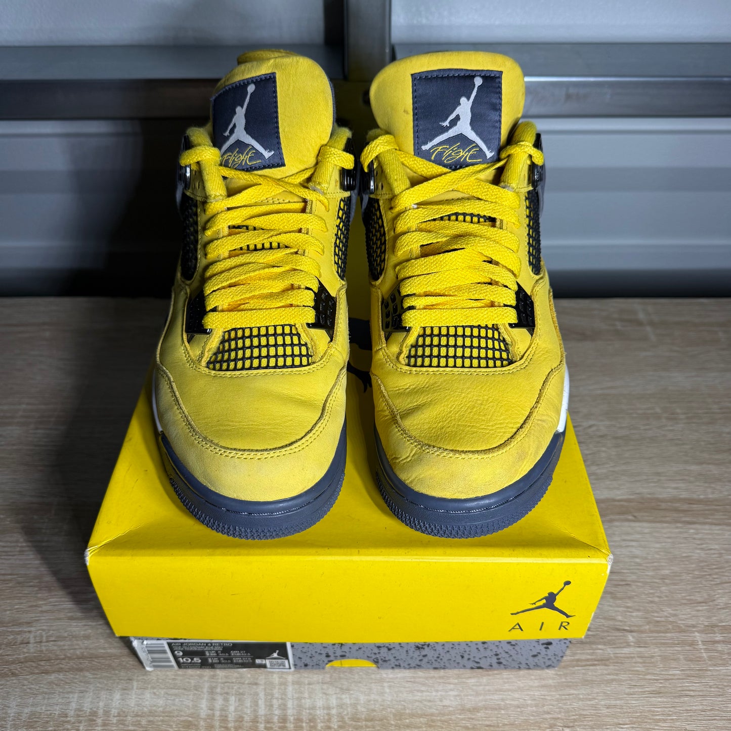 Size 9 - AJ 4 Retro Lightning