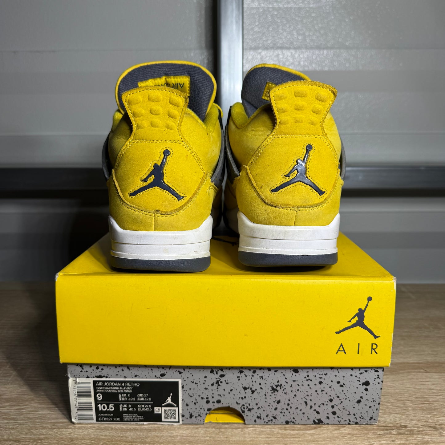 Size 9 - AJ 4 Retro Lightning