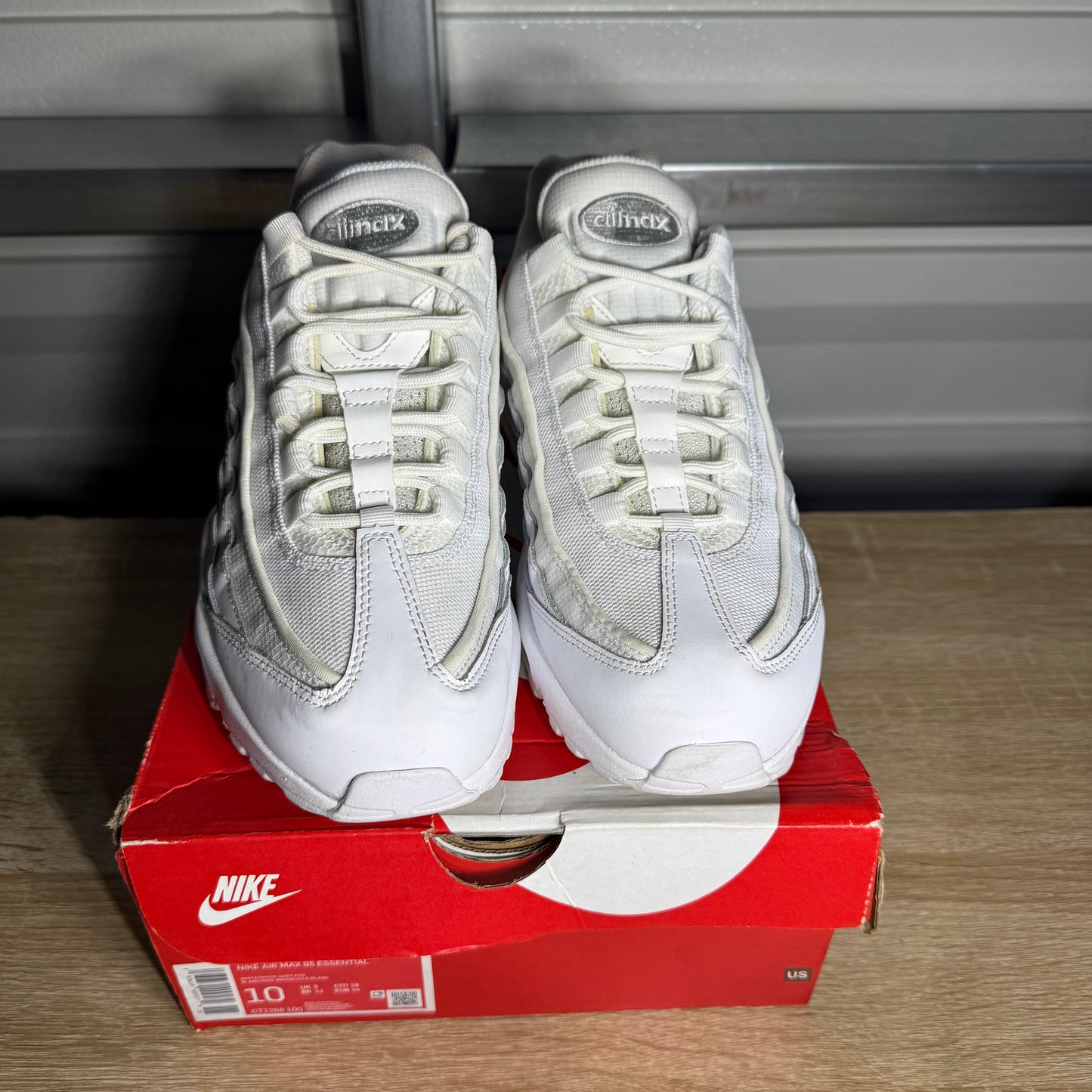 Size 10 - AM 95 Essential White