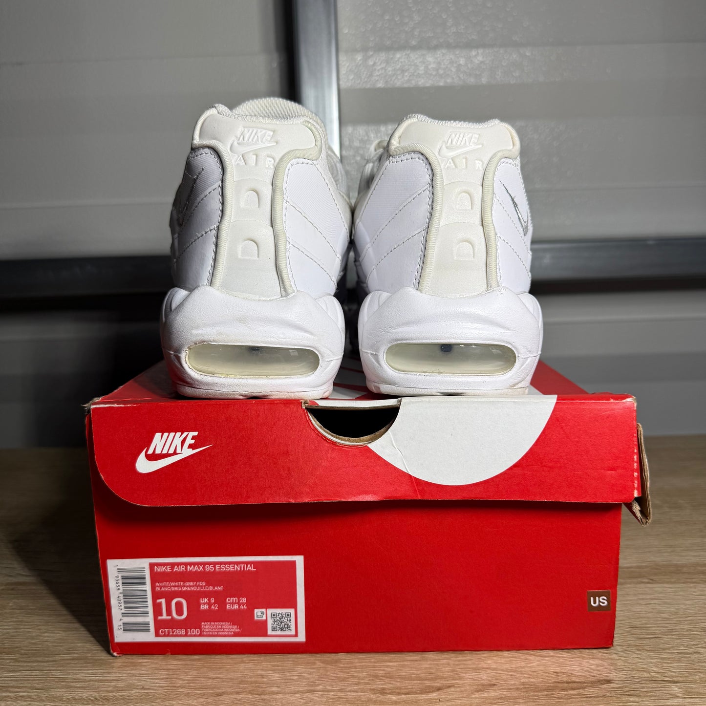 Size 10 - AM 95 Essential White