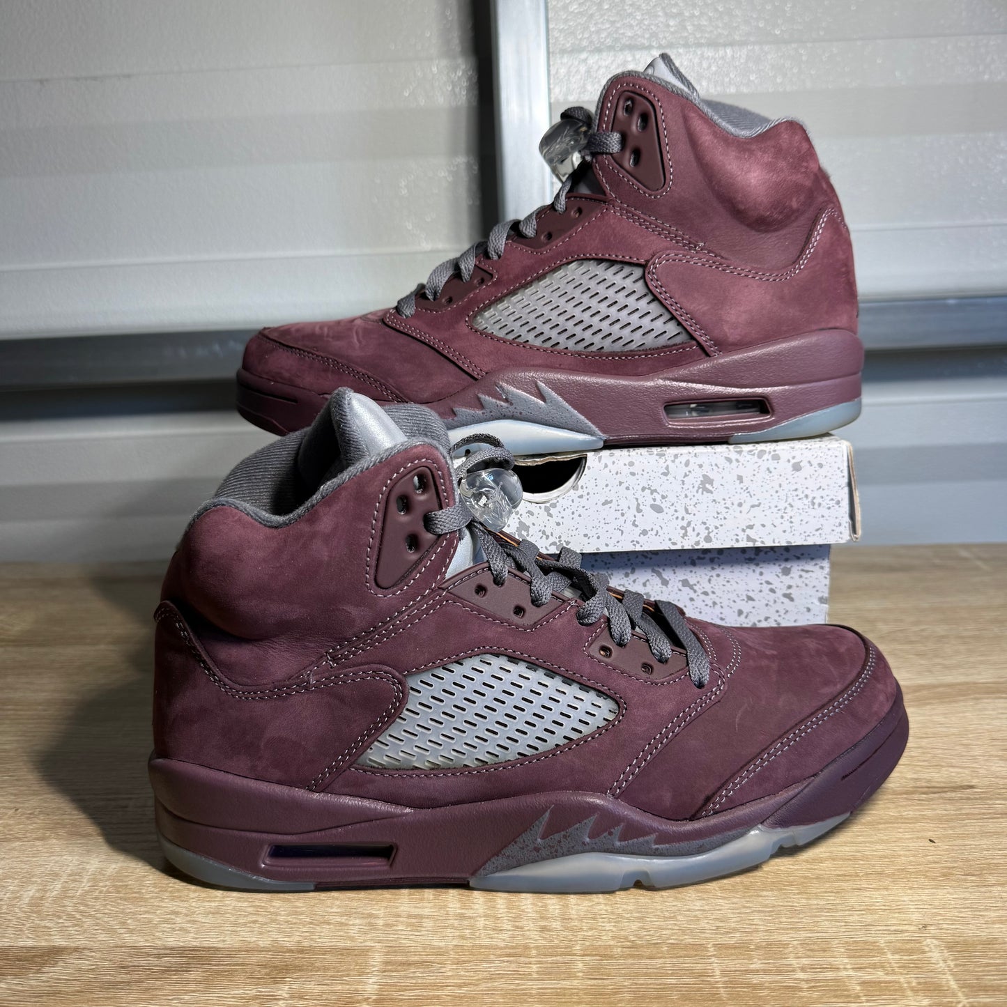 Size 9.5 - AJ 5 Retro SE Burgundy