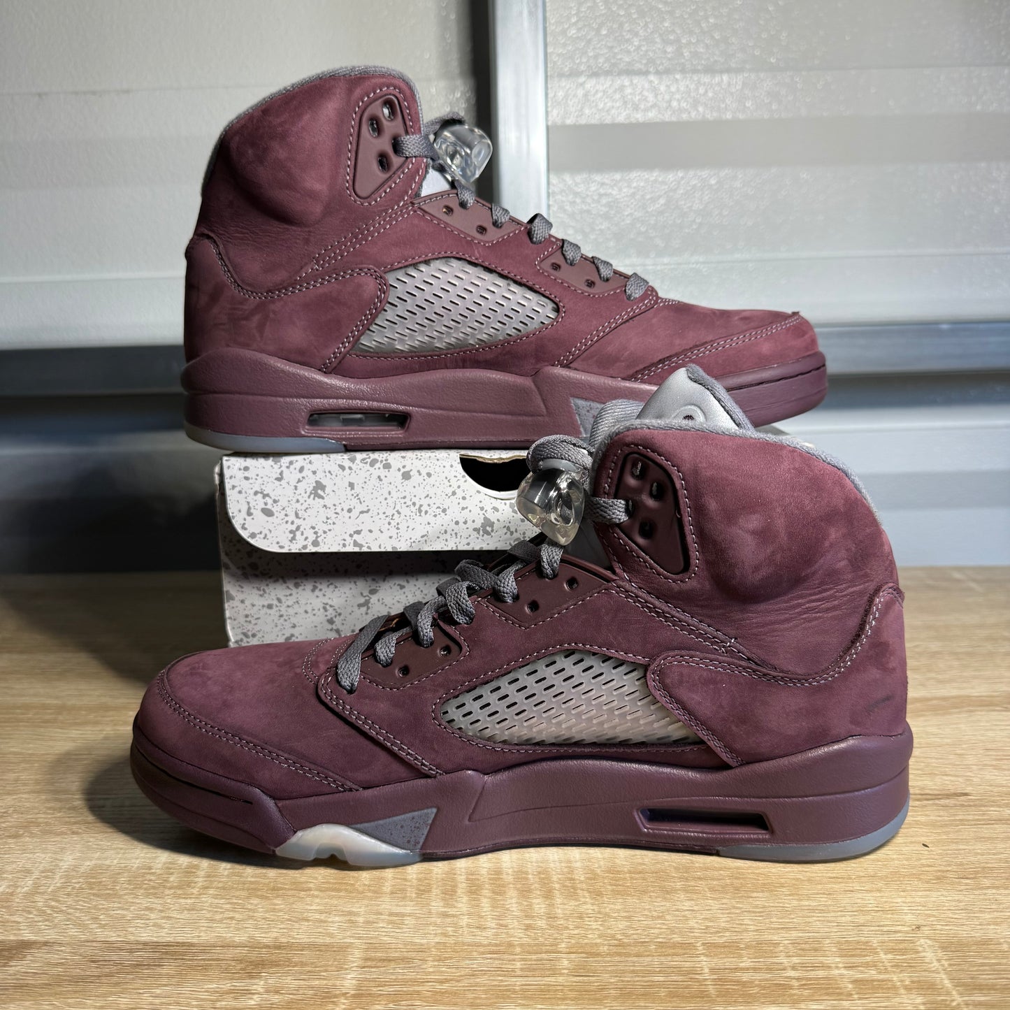Size 9.5 - AJ 5 Retro SE Burgundy