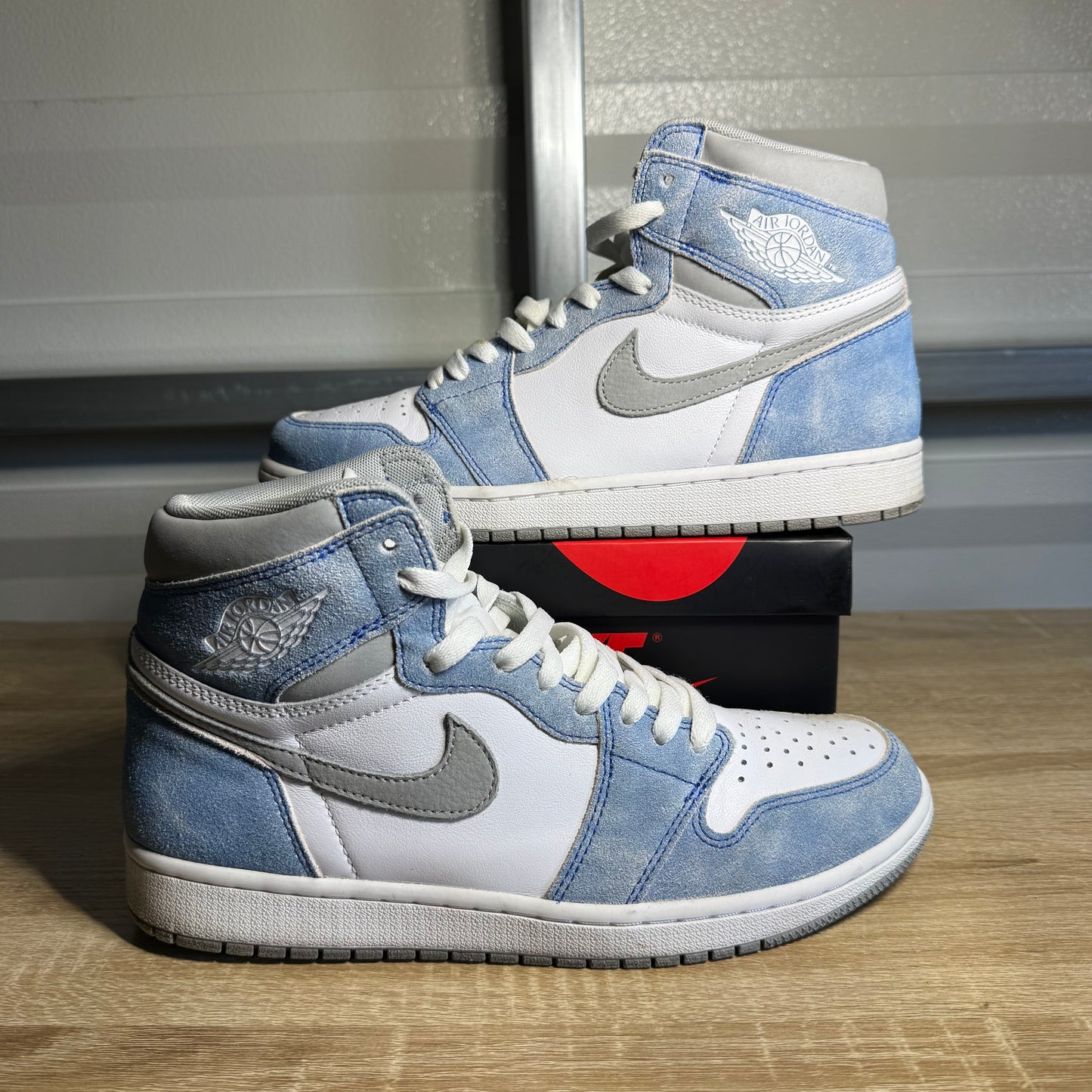 Size 9.5 - AJ 1 High Hyper Royal