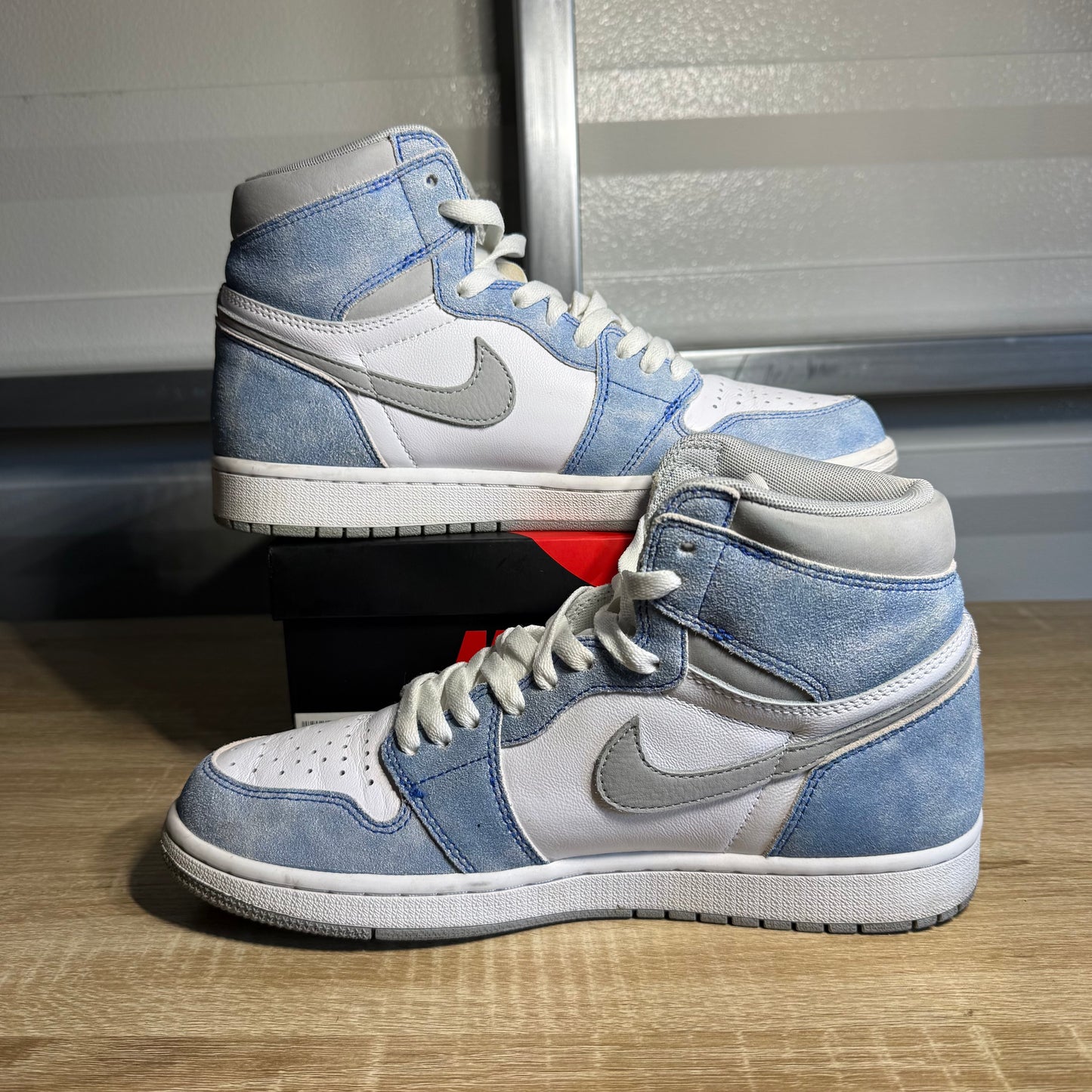 Size 9.5 - AJ 1 High Hyper Royal