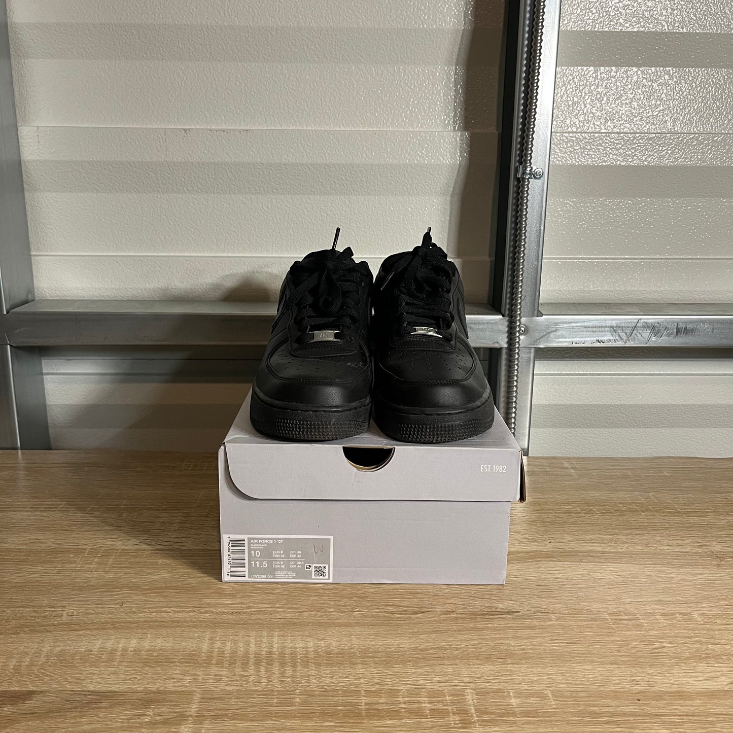 Size 10 - AF 1 '07 Low Triple Black