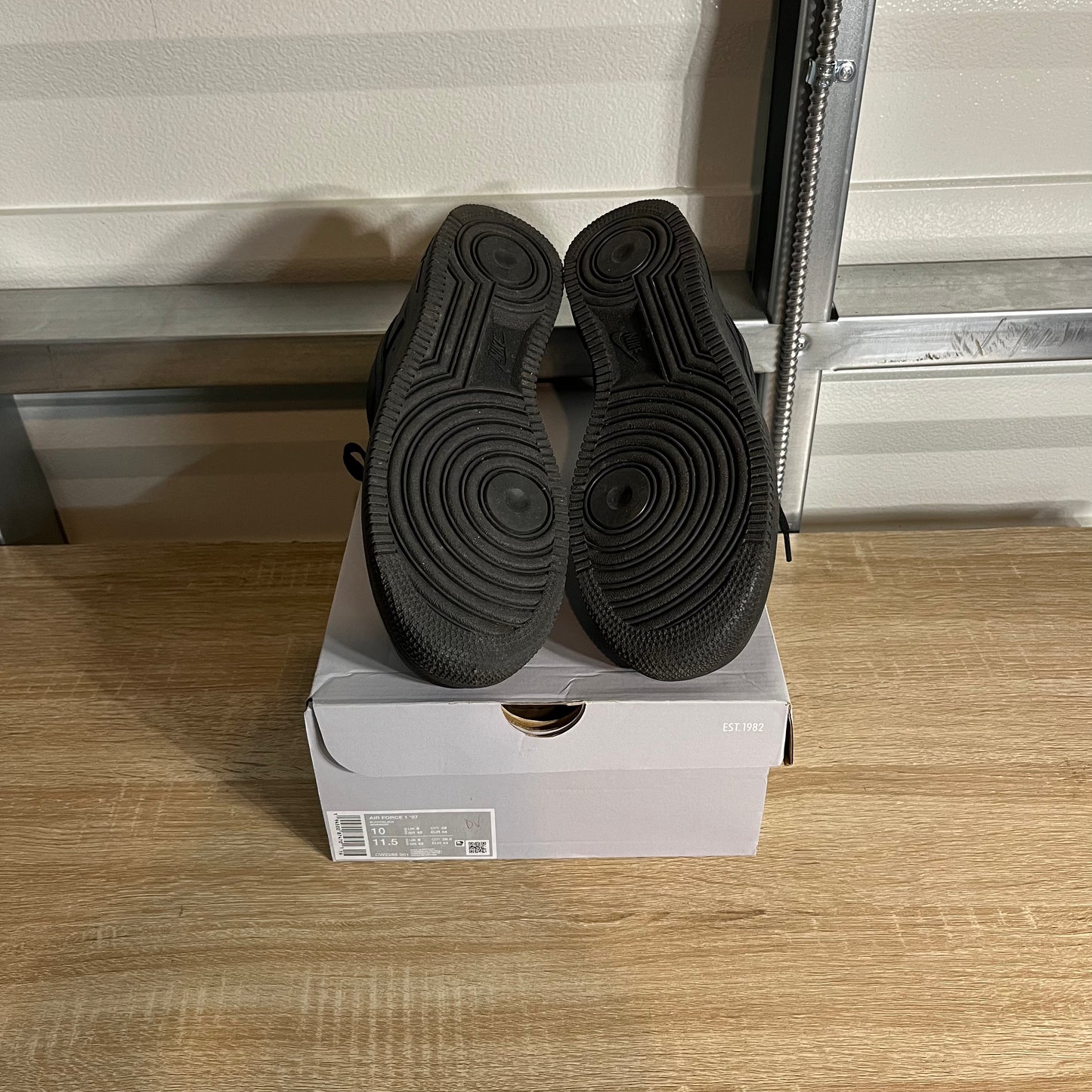 Size 10 - AF 1 '07 Low Triple Black