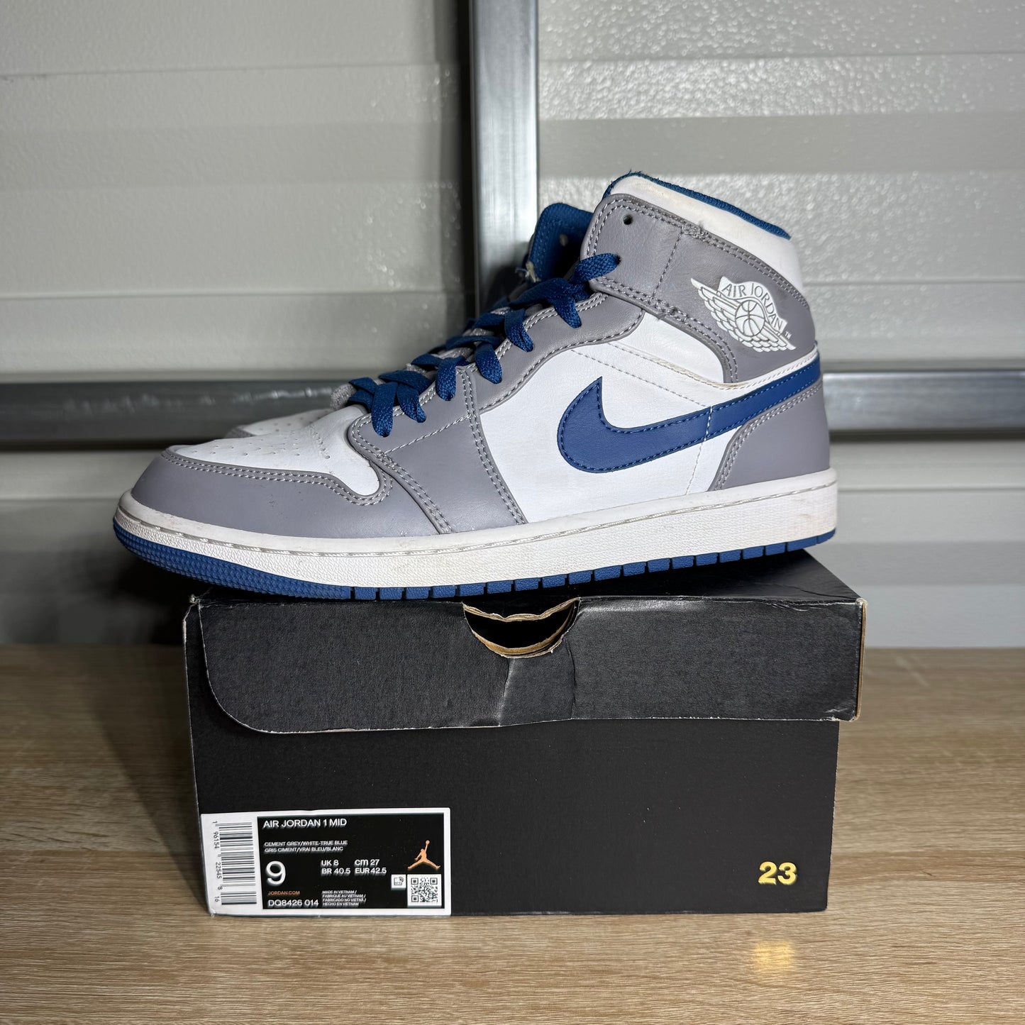Size 9 - AJ 1 Mid Retro True Blue
