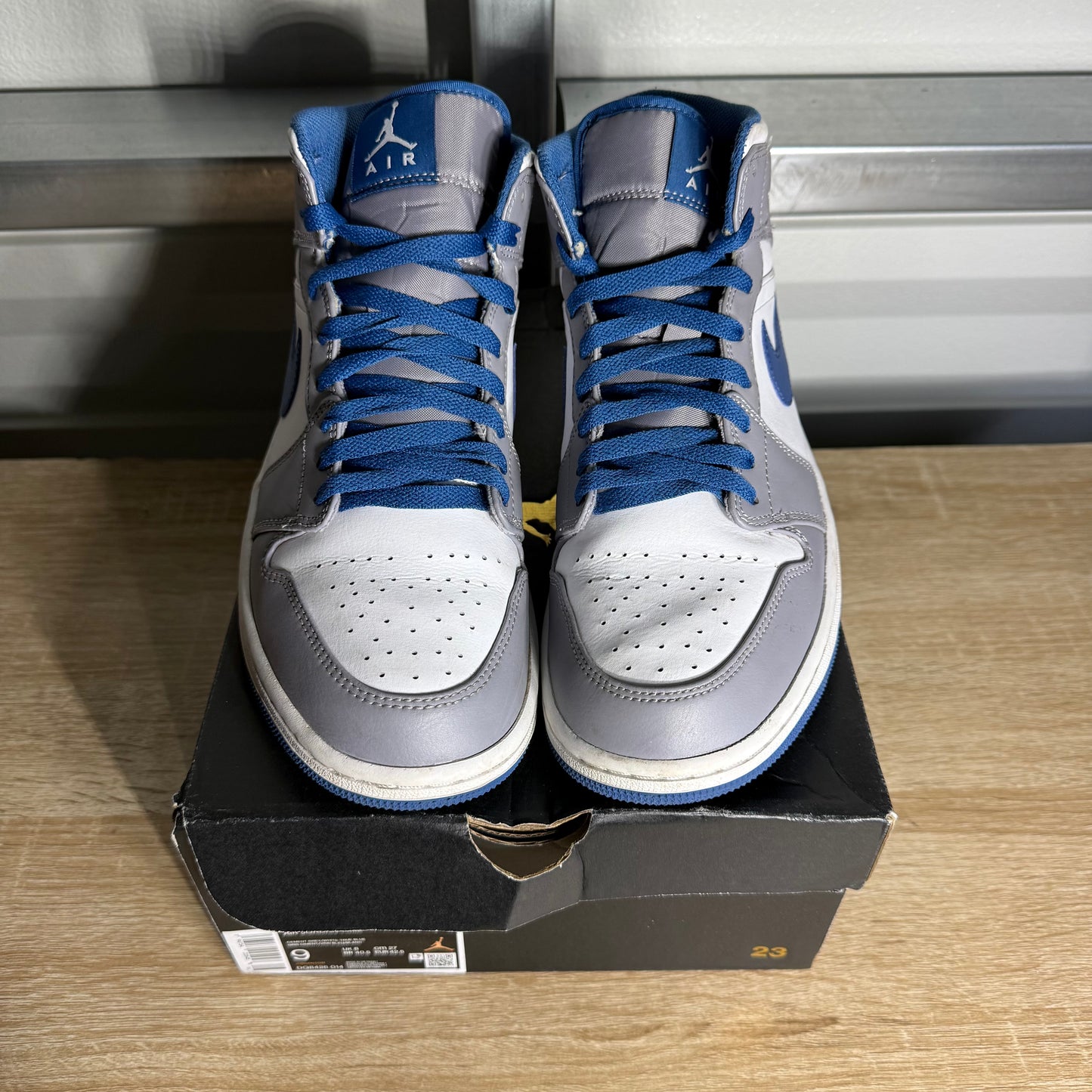 Size 9 - AJ 1 Mid Retro True Blue