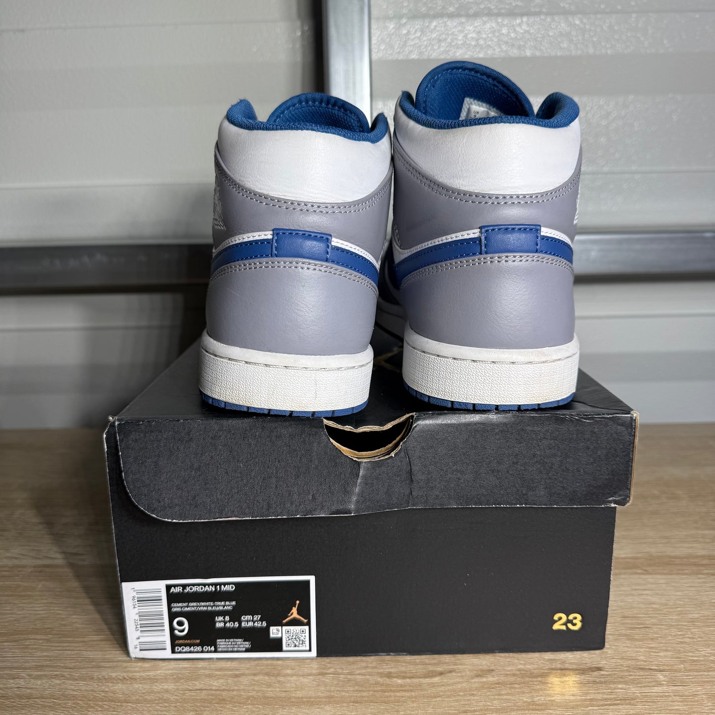 Size 9 - AJ 1 Mid Retro True Blue
