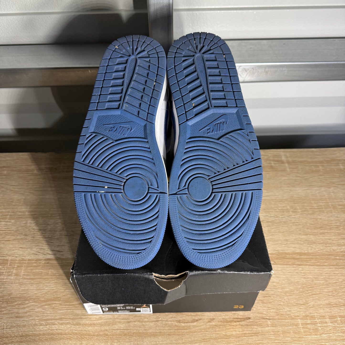 Size 9 - AJ 1 Mid Retro True Blue