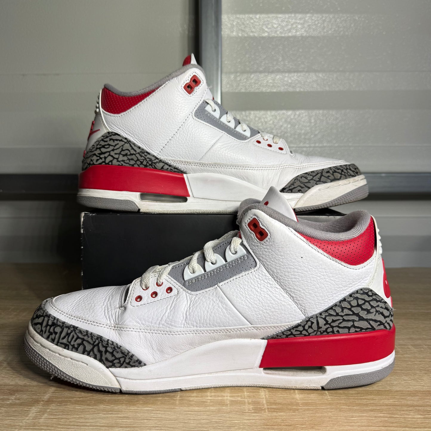 Size 13 - AJ 3 Retro OG Fire Red 2022