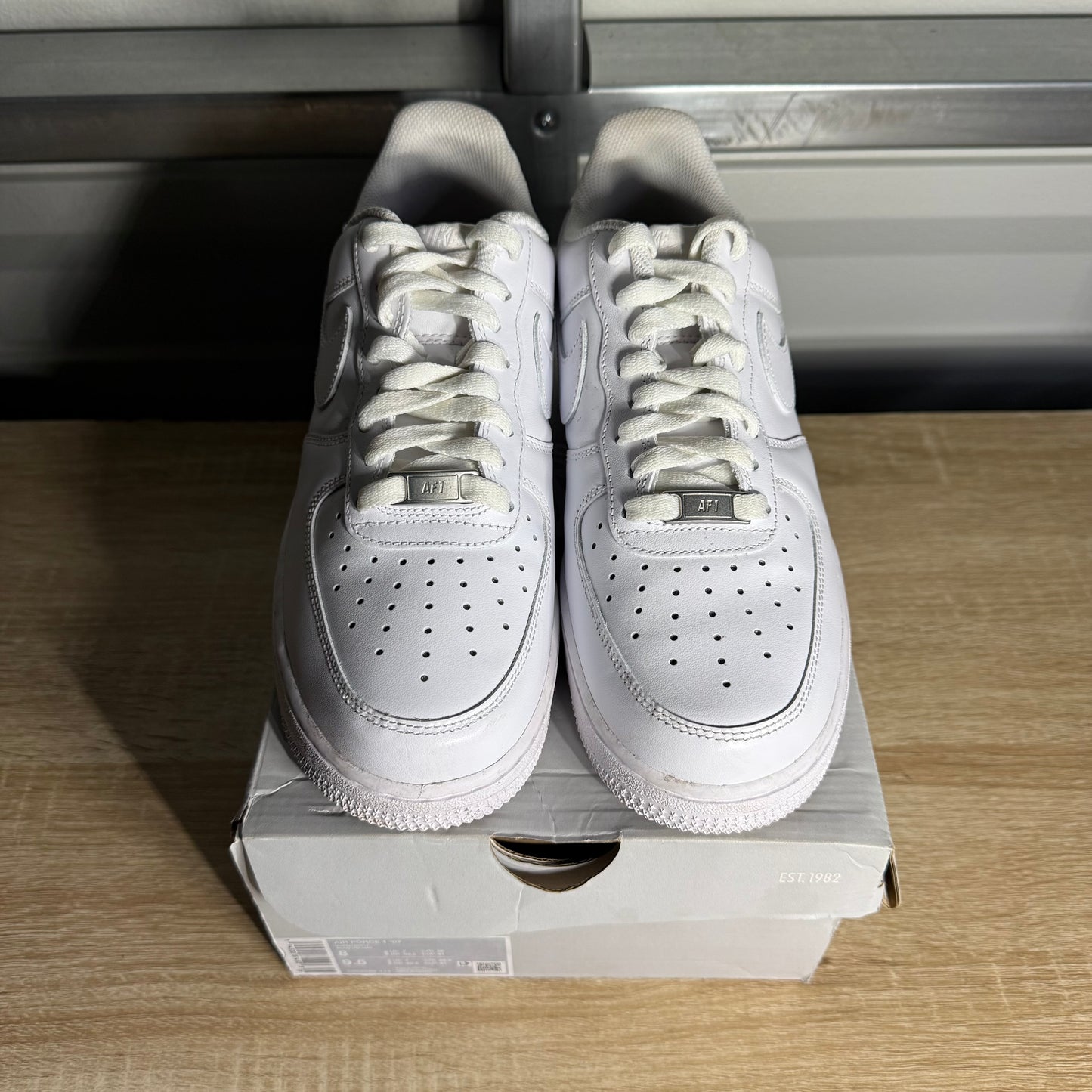 Size 8 - AF 1 '07 Low White
