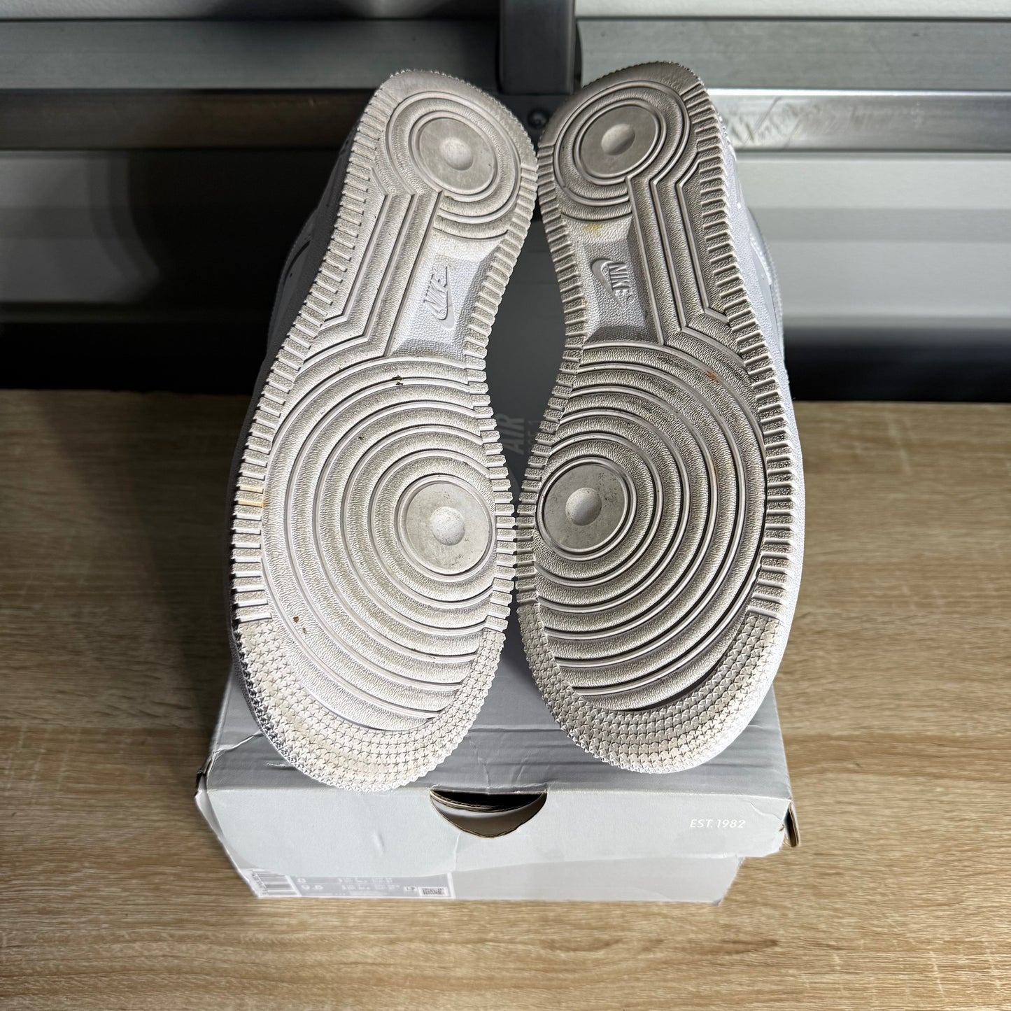 Size 8 - AF 1 '07 Low White