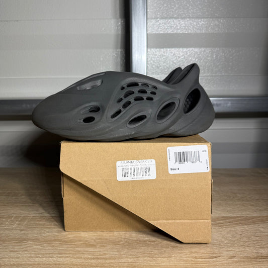 Size 8 - YZY Foam Runner Onyx
