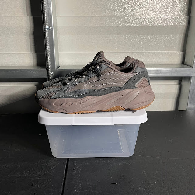 Size 12 - YZY Boost 700 V2 Mauve