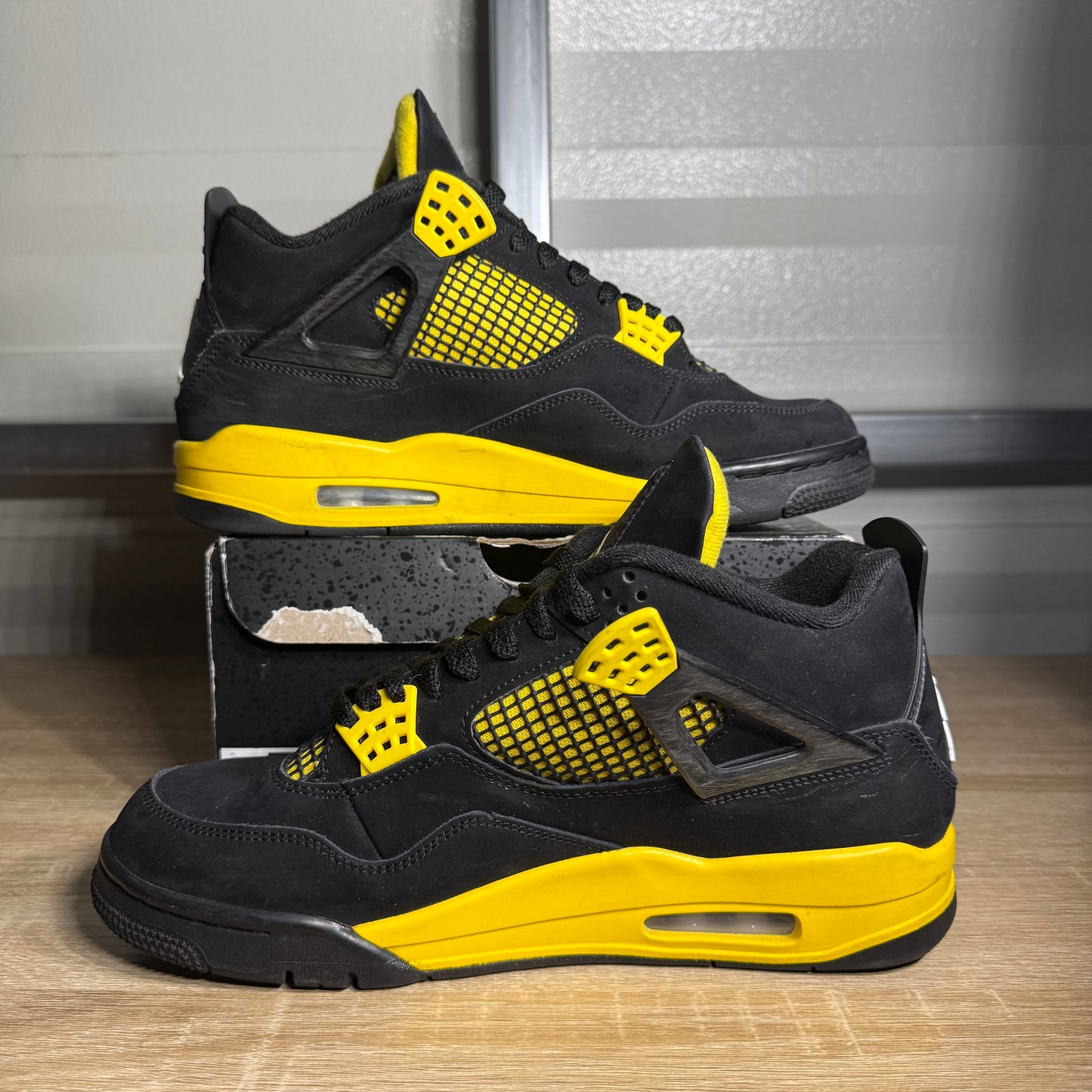 Size 10 - AJ 4 Retro Thunder
