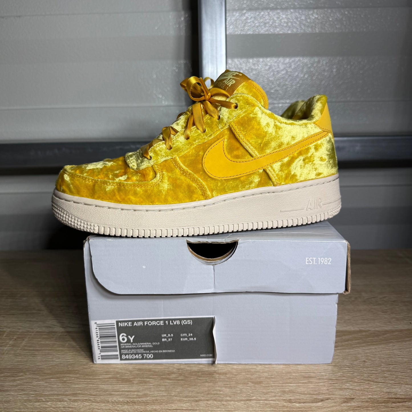 Size 6Y - AF 1 LV8 Mineral Gold