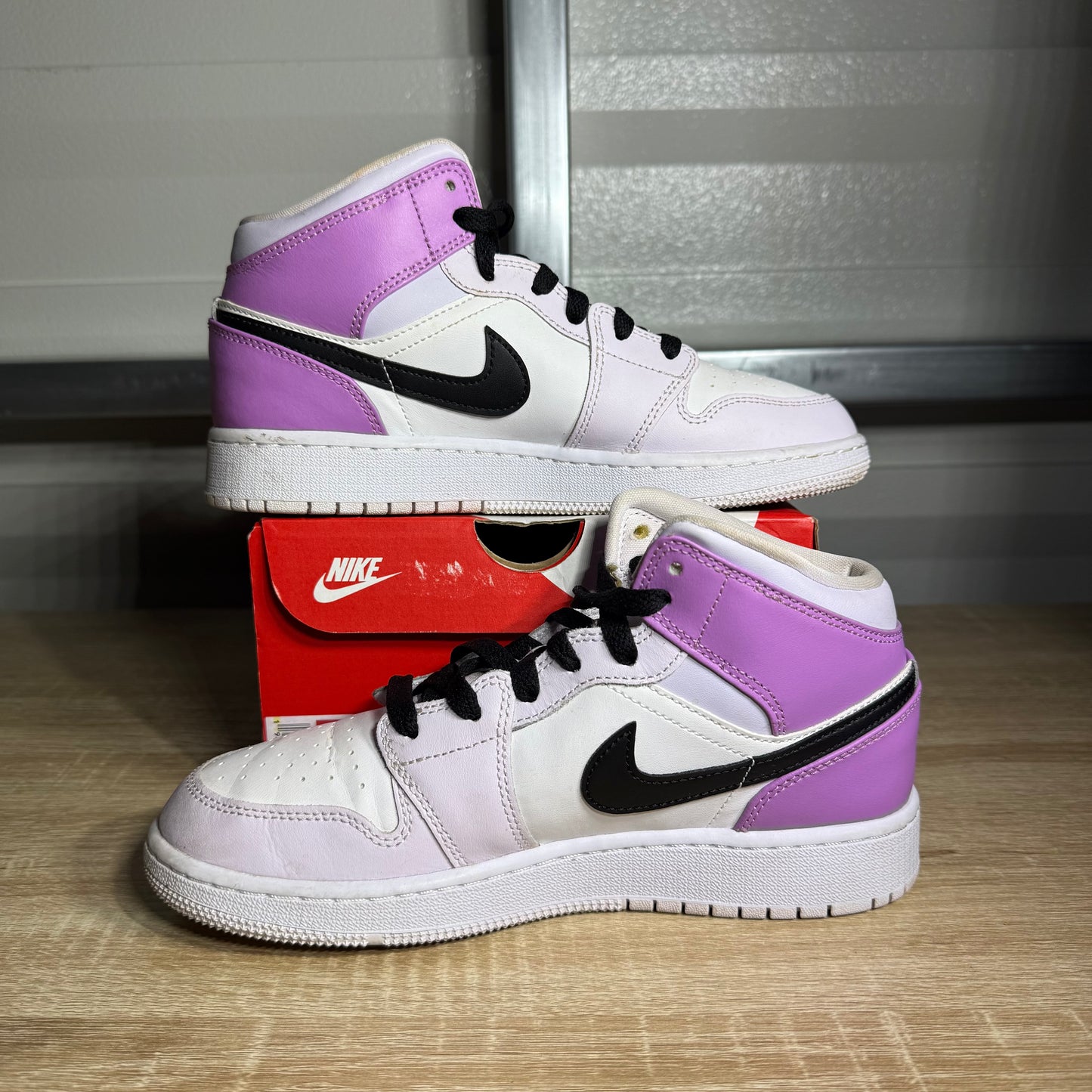 Size 5.5Y - AJ 1 Mid GS Barely Grape