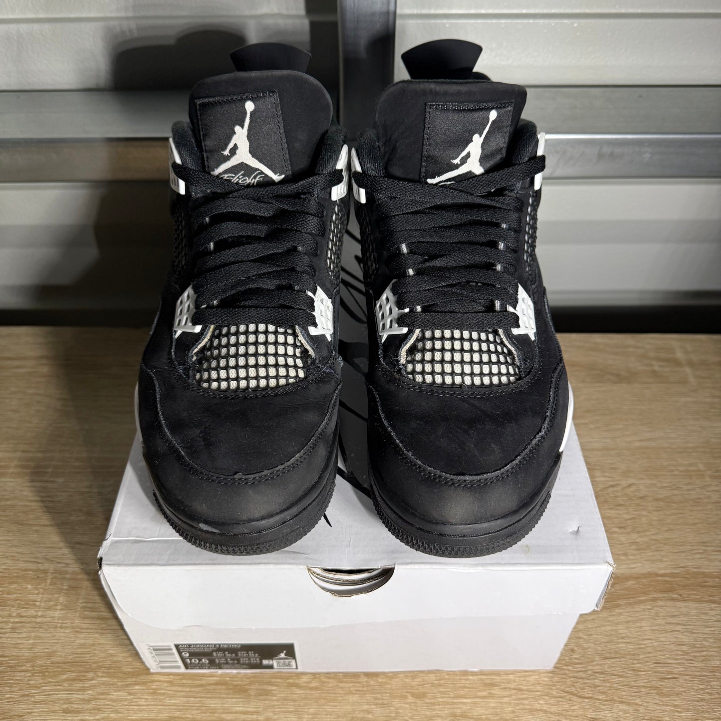 Size 9 - AJ 4 Retro White Thunder