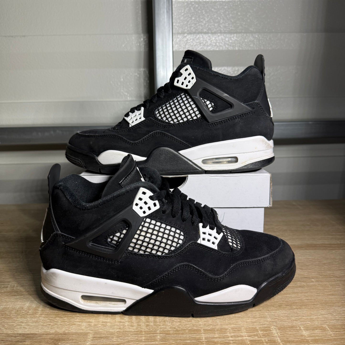 Size 9 - AJ 4 Retro White Thunder
