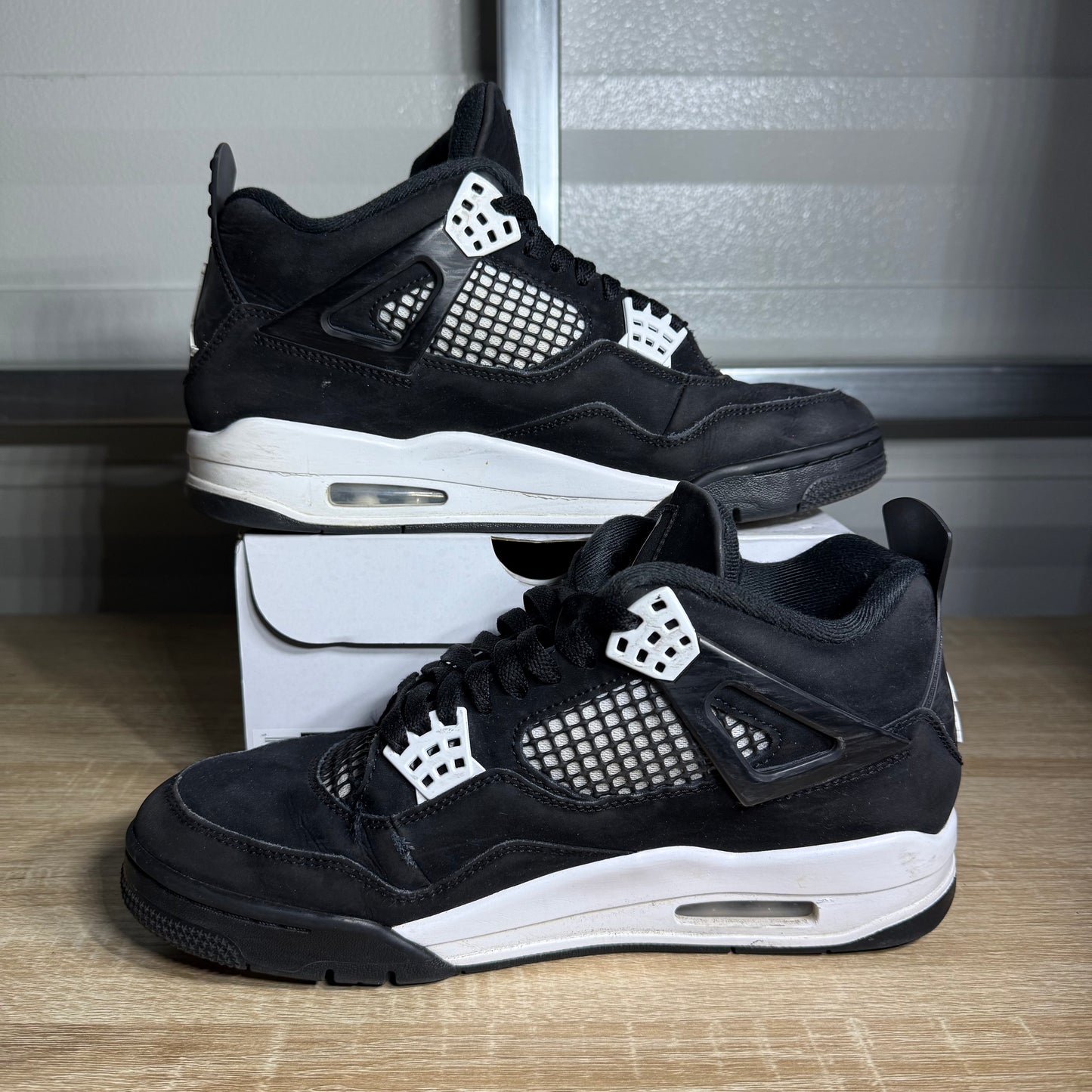 Size 9 - AJ 4 Retro White Thunder