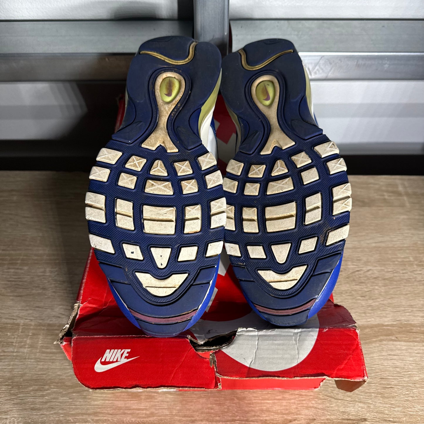 Size 10.5 - AM 97 Easter