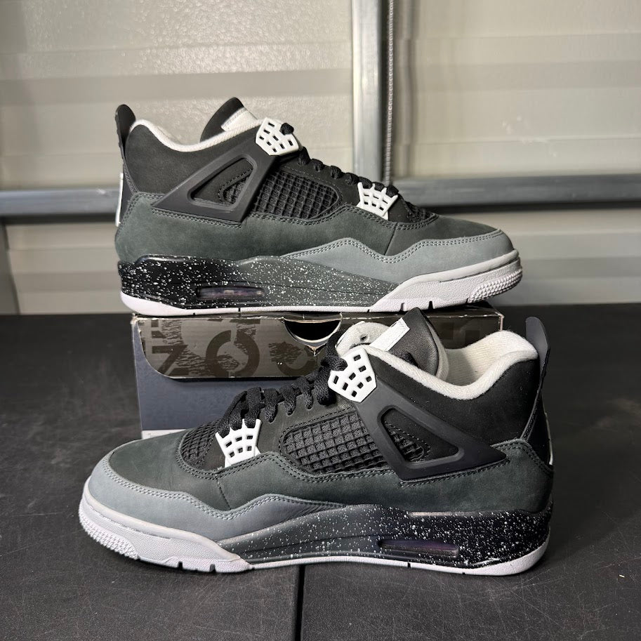 Size 9.5 - AJ 4 Retro Fear