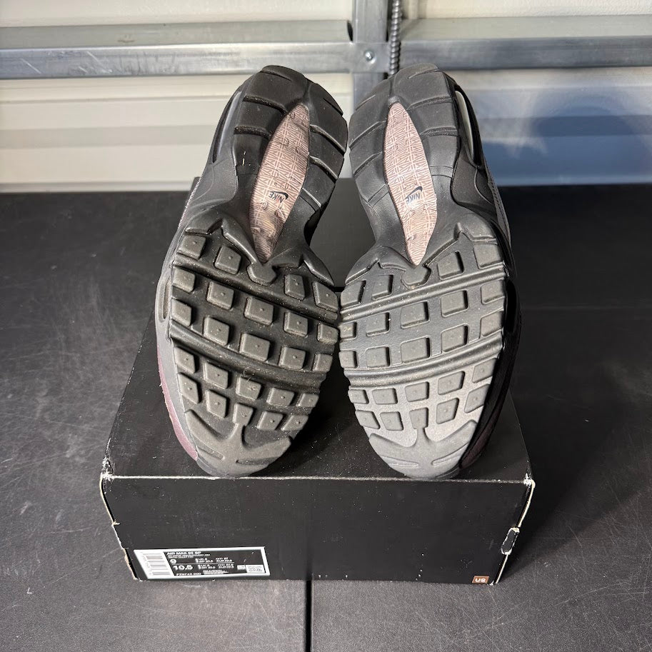 Size 9 - AM 95 A Ma Maniére While You Were Sleeping
