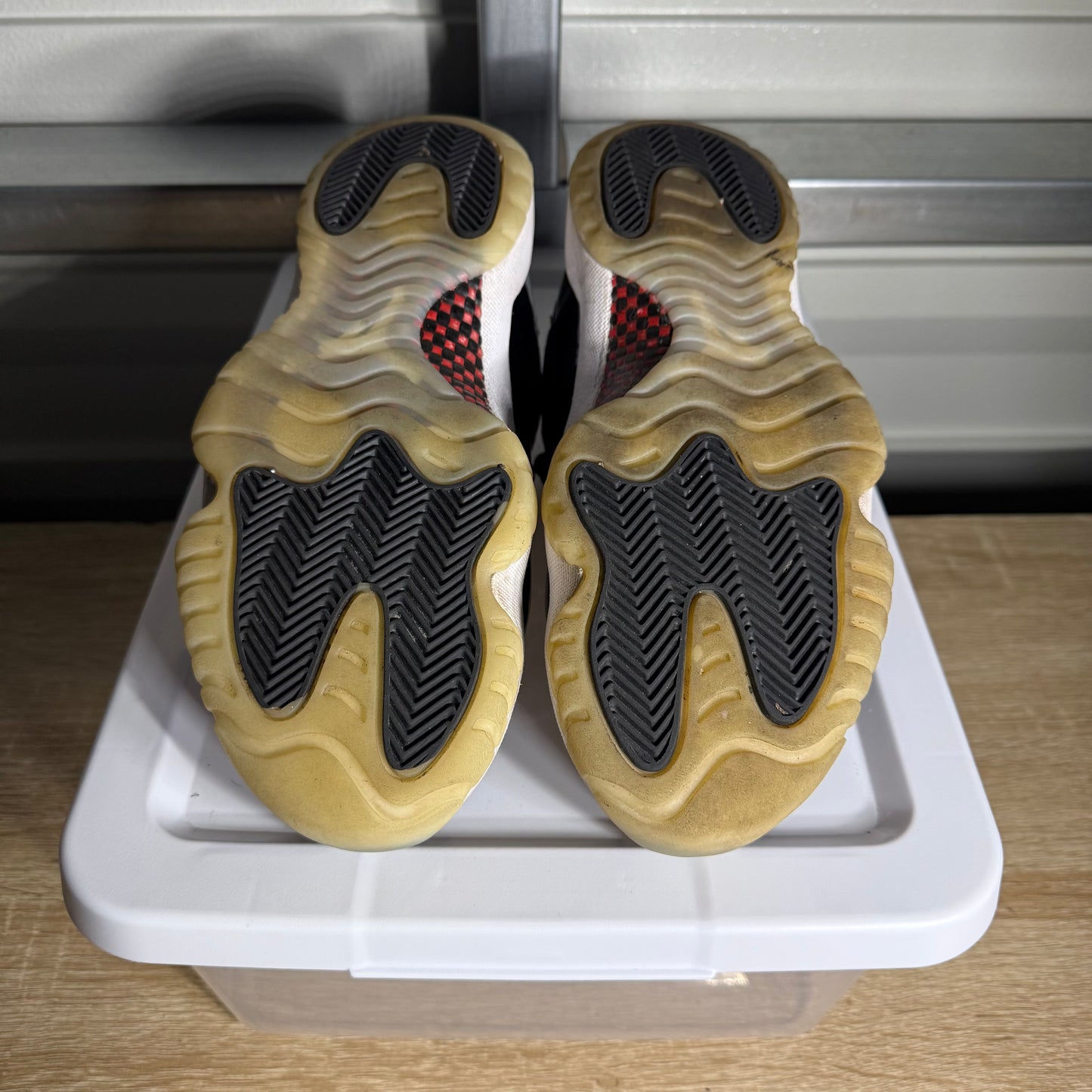 Size 8 - AJ 11 Retro Low 72-10