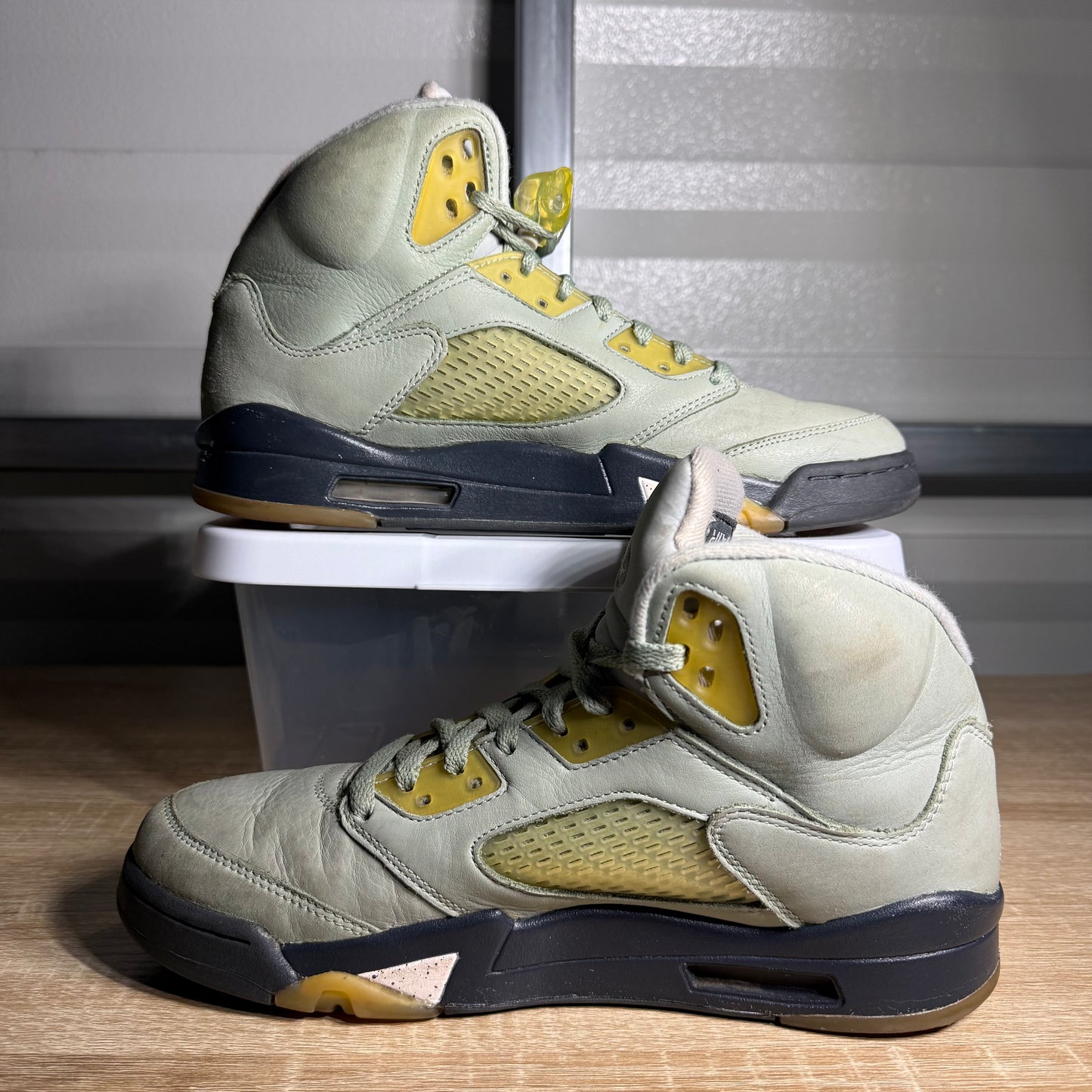 Size 8.5 - AJ 5 Retro Jade Horizon