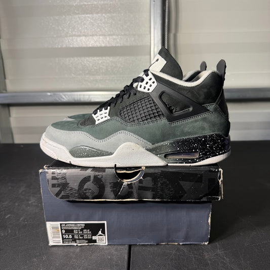 Size 9 - AJ 4 Retro Fear