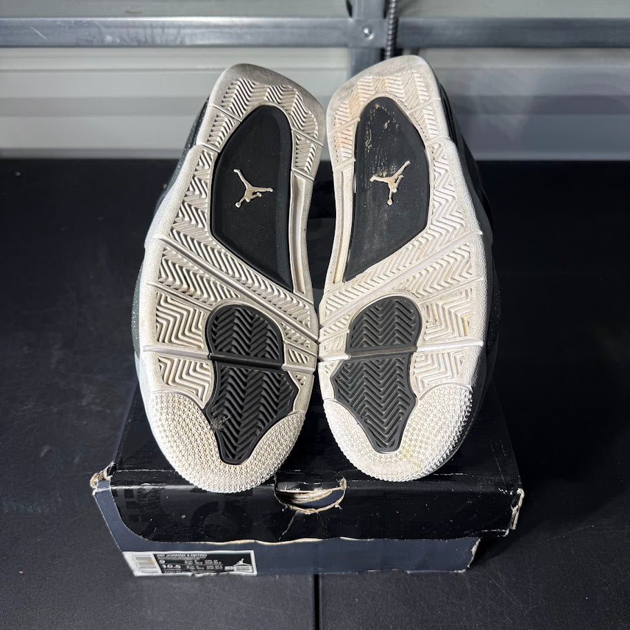 Size 9 - AJ 4 Retro Fear